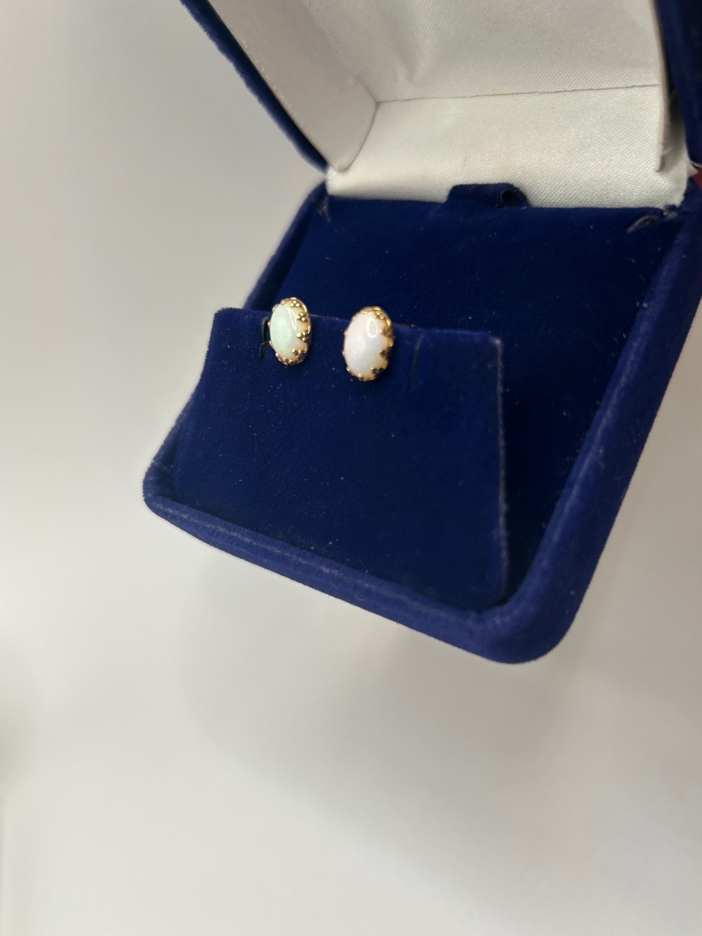 Vintage 1980 14k Gold Opal Stud Earrings - Iridescent White Opal - Picture 13 of 14